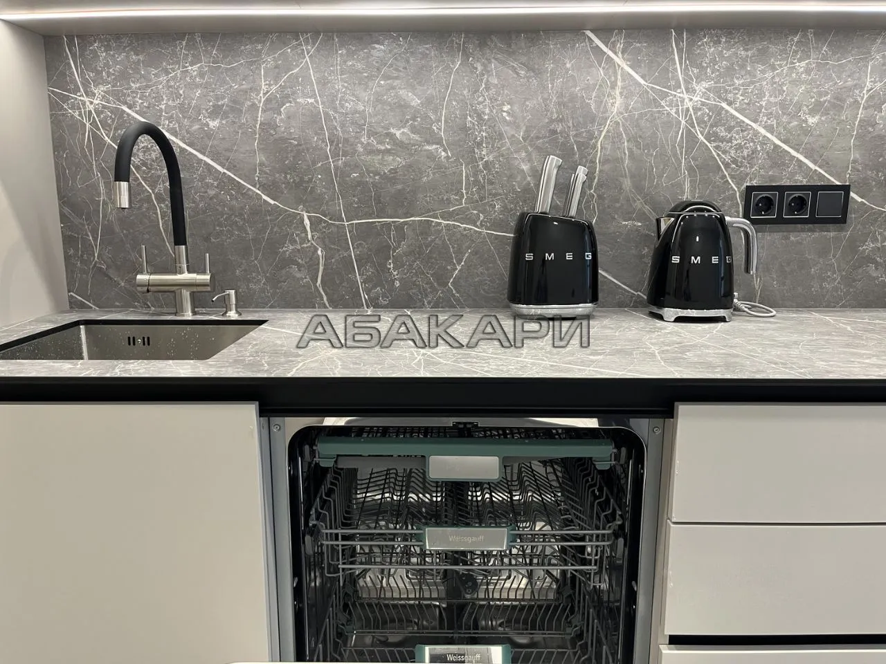 2-комнатная улица Авиаторов, 18  за 80000 руб/мес фото 3