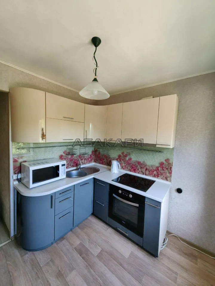 3-комнатная Московская улица, 26  за 45000 руб/мес фото 1