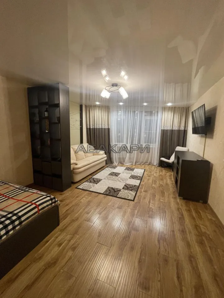 1-комнатная улица Авиаторов, 42  за 45000 руб/мес фото 1