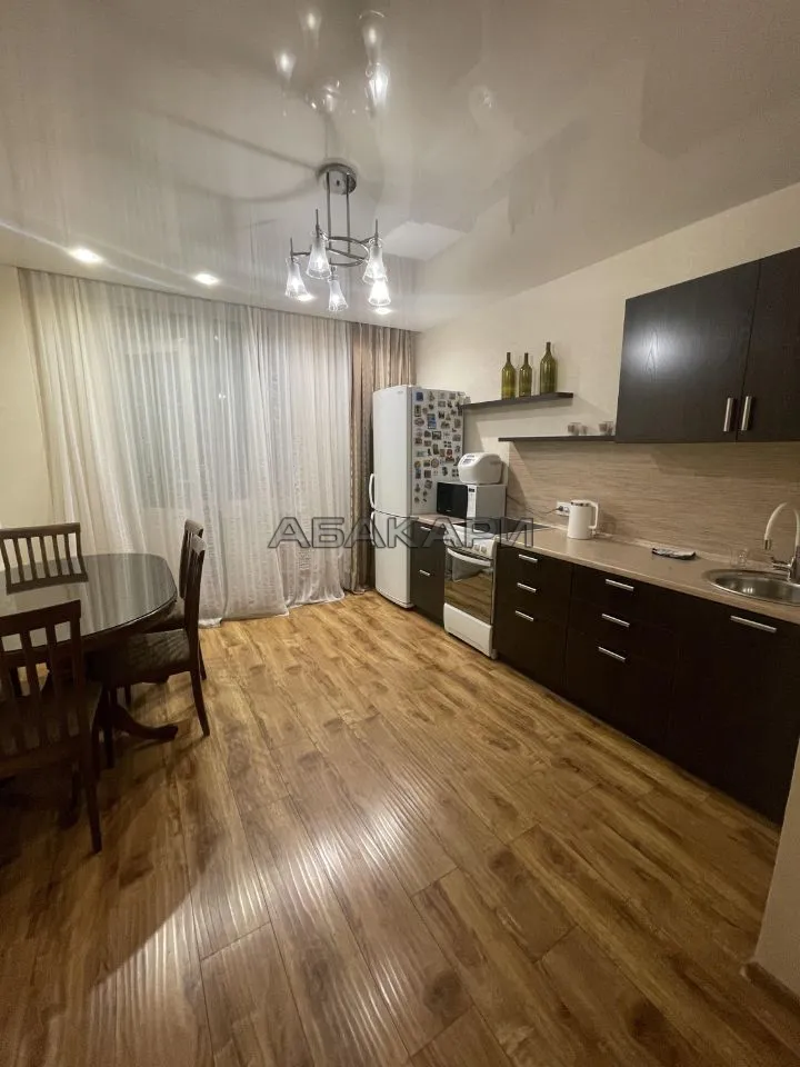 1-комнатная улица Авиаторов, 42  за 45000 руб/мес фото 2