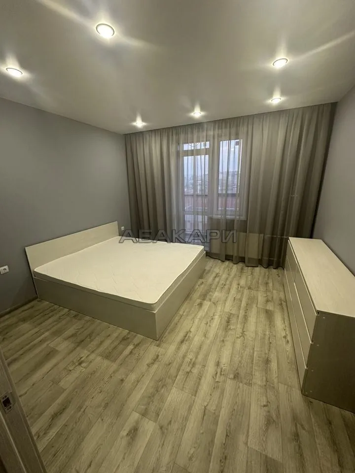 2-комнатная улица Петра Ломако, 1  за 42500 руб/мес фото 4