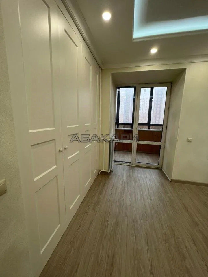 3-комнатная Линейная улица, 114  за 60000 руб/мес фото 9
